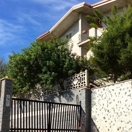 Alba Radiosa Apartment